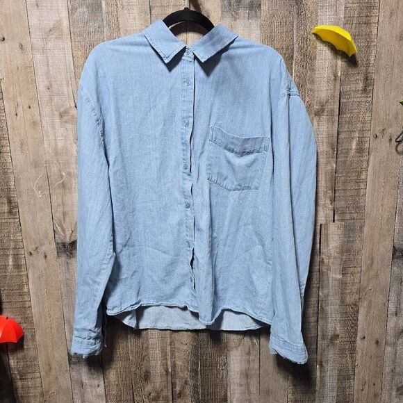 WEWOREWHAT Boyfriend Overshirt Shacket Button Down Blue Denim - Picture 2 of 5